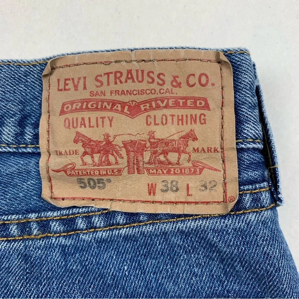 Levi's Jeans Mens 38x30 505 Straight Fit High Rise Medium Wash Cotton Denim Blue
